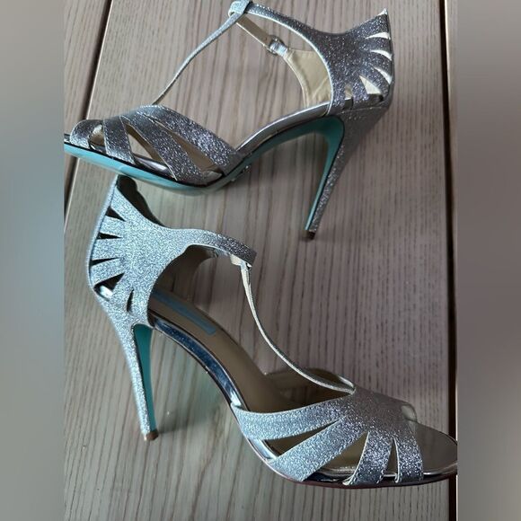 Betsey Johnson Blue by Betsey Johnson Tee Silver Glitter Dress Heels -8.5 - Picture 10 of 14